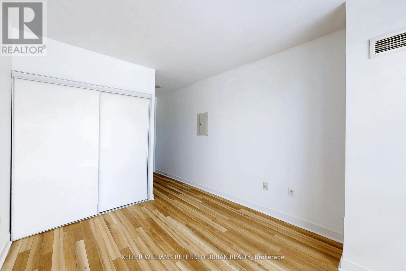 3 Navy Wharf Court — photo 13