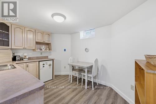 5 LOFTHOUSE DRIVE - 22