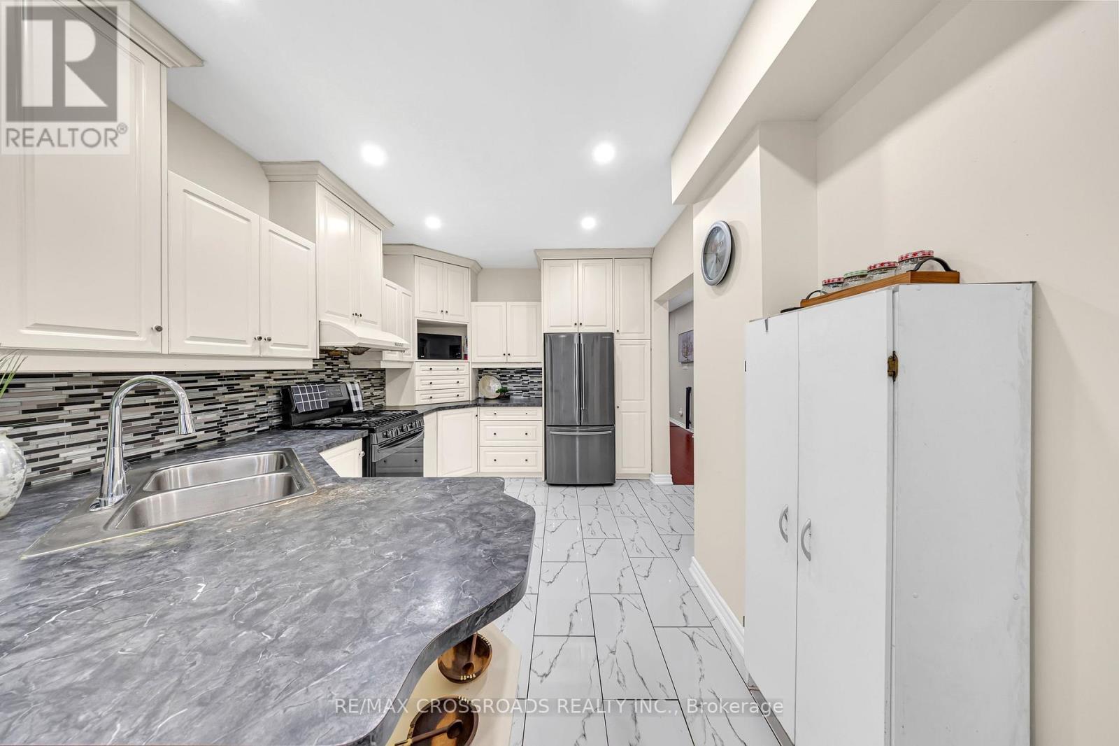 592A DANFORTH ROAD, Toronto (Clairlea-Birchmount) — photo 9