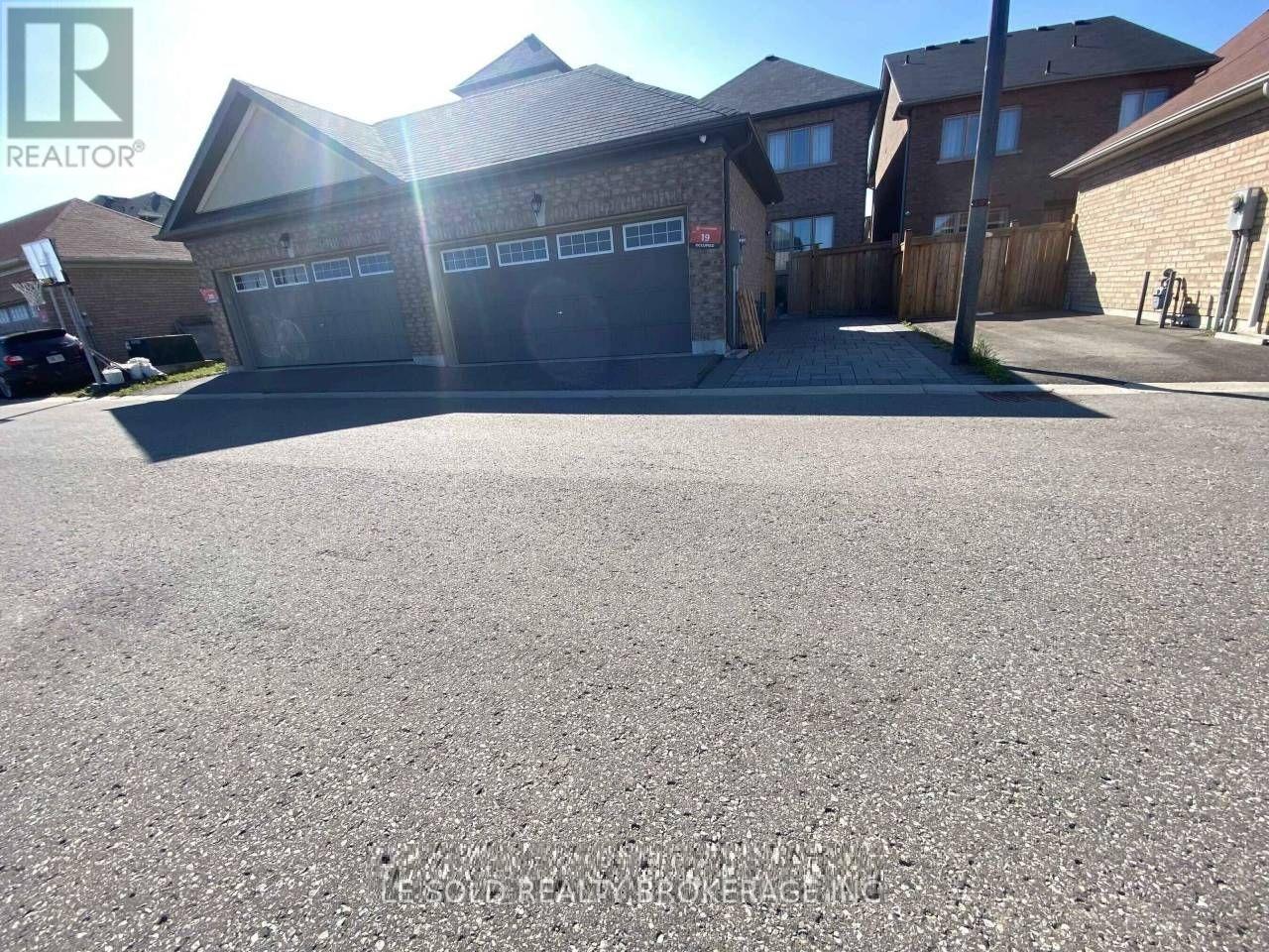 13 Gordon Landon Drive — photo 13
