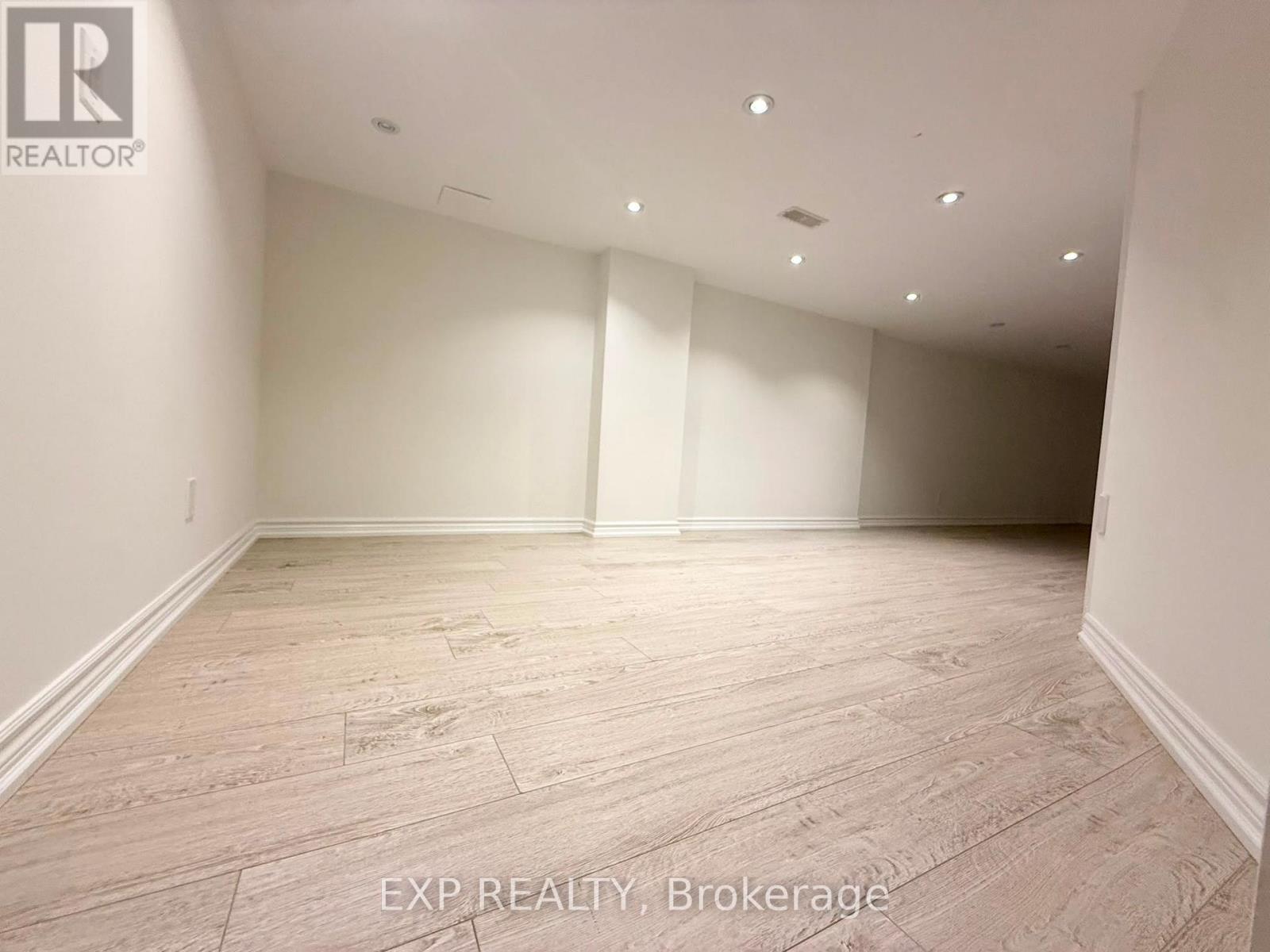 12376 Tenth Line — photo 21