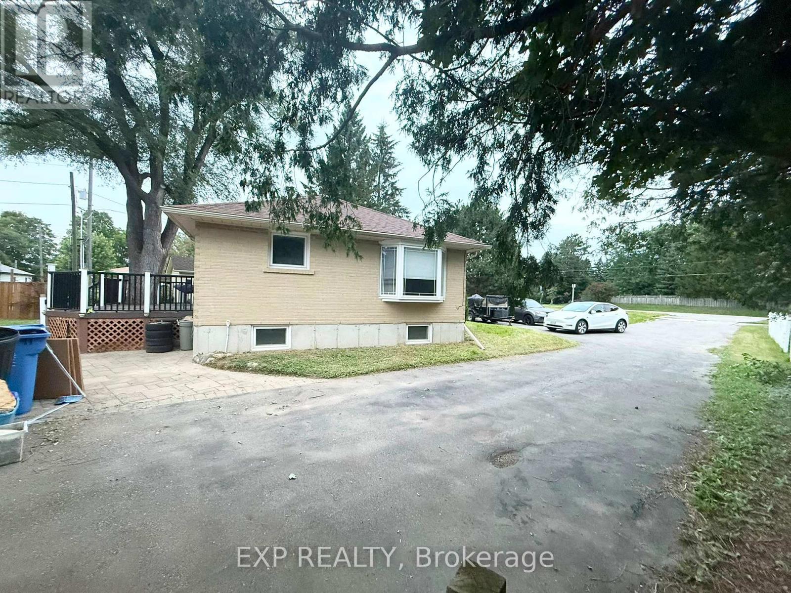 12376 Tenth Line — photo 28