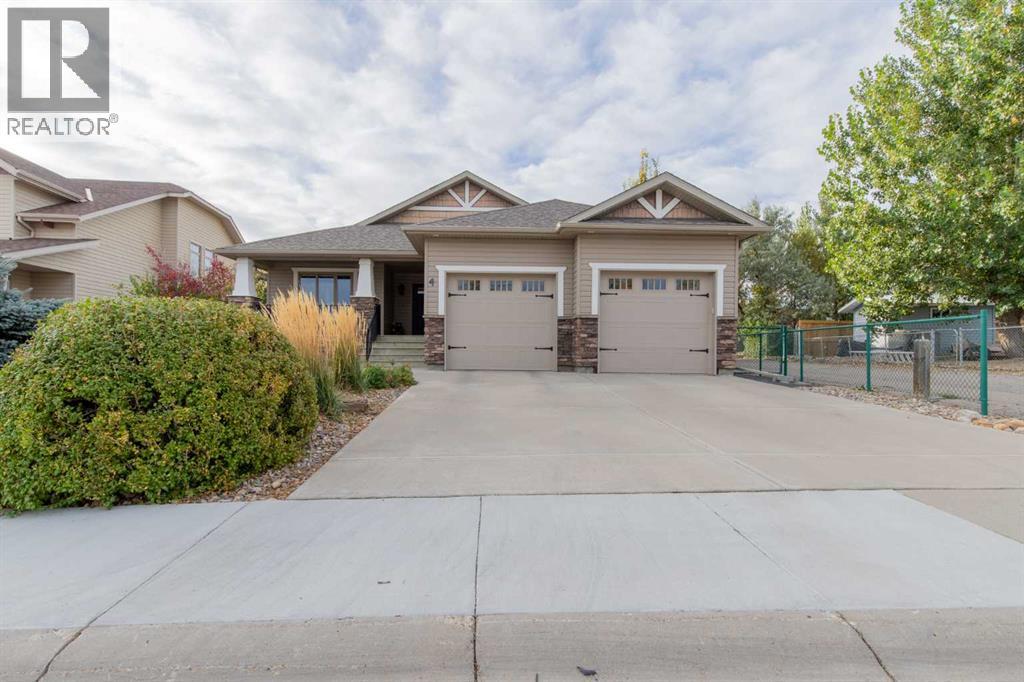 Photo of 4 Canyoncrest Point W, Lethbridge
