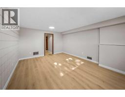 2658 11 Avenue Se, Calgary, AB T2A0E3 Photo 15