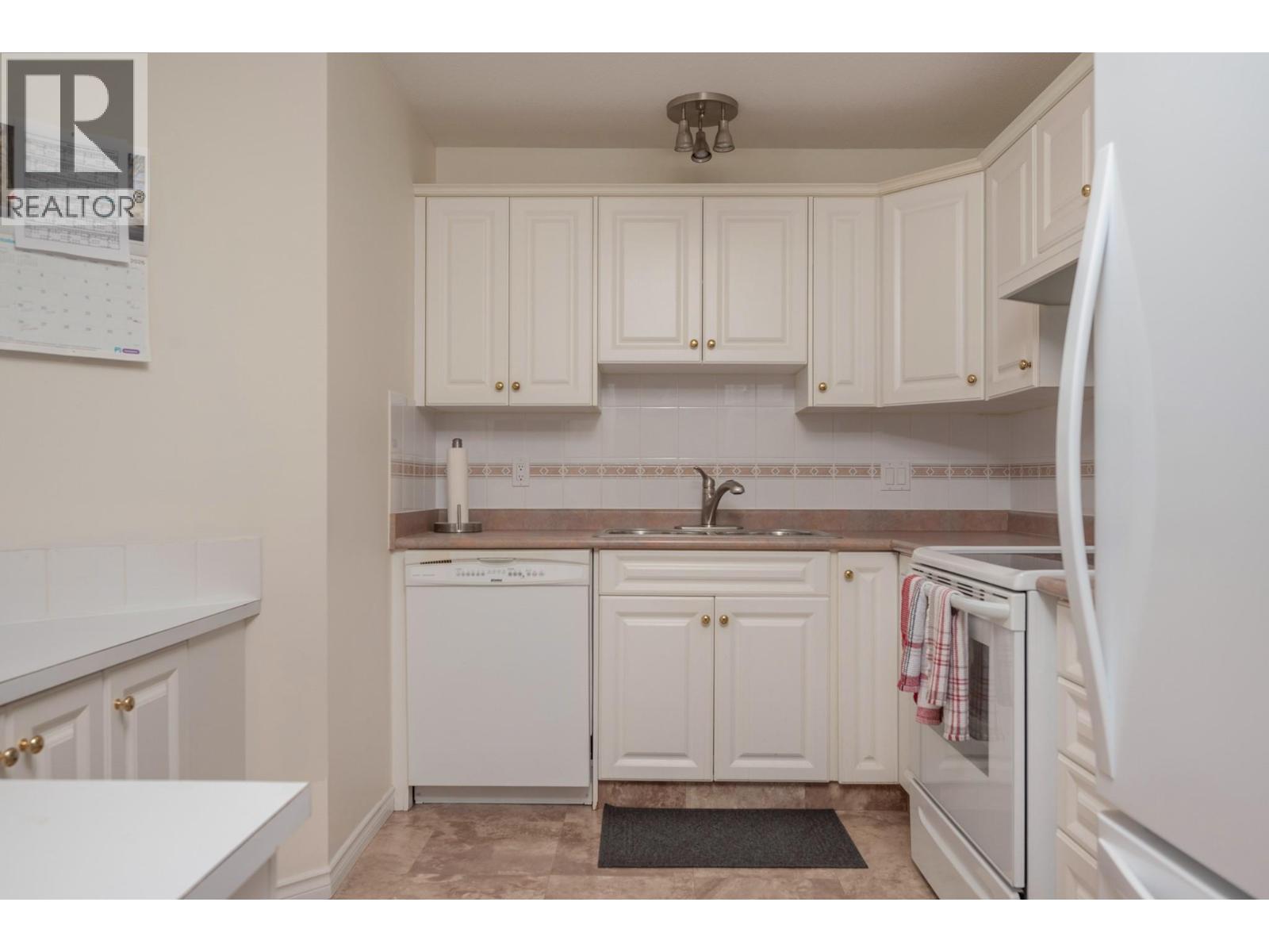 3220 Centennial Drive Unit# 106 photo 4