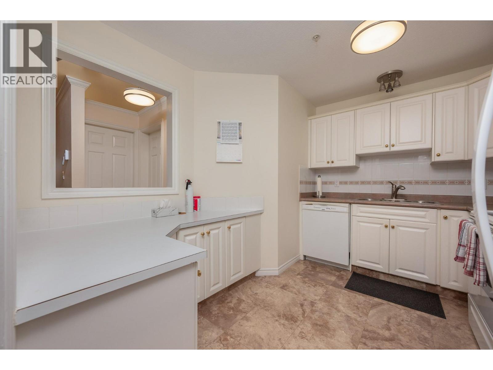 3220 Centennial Drive Unit# 106 photo 5