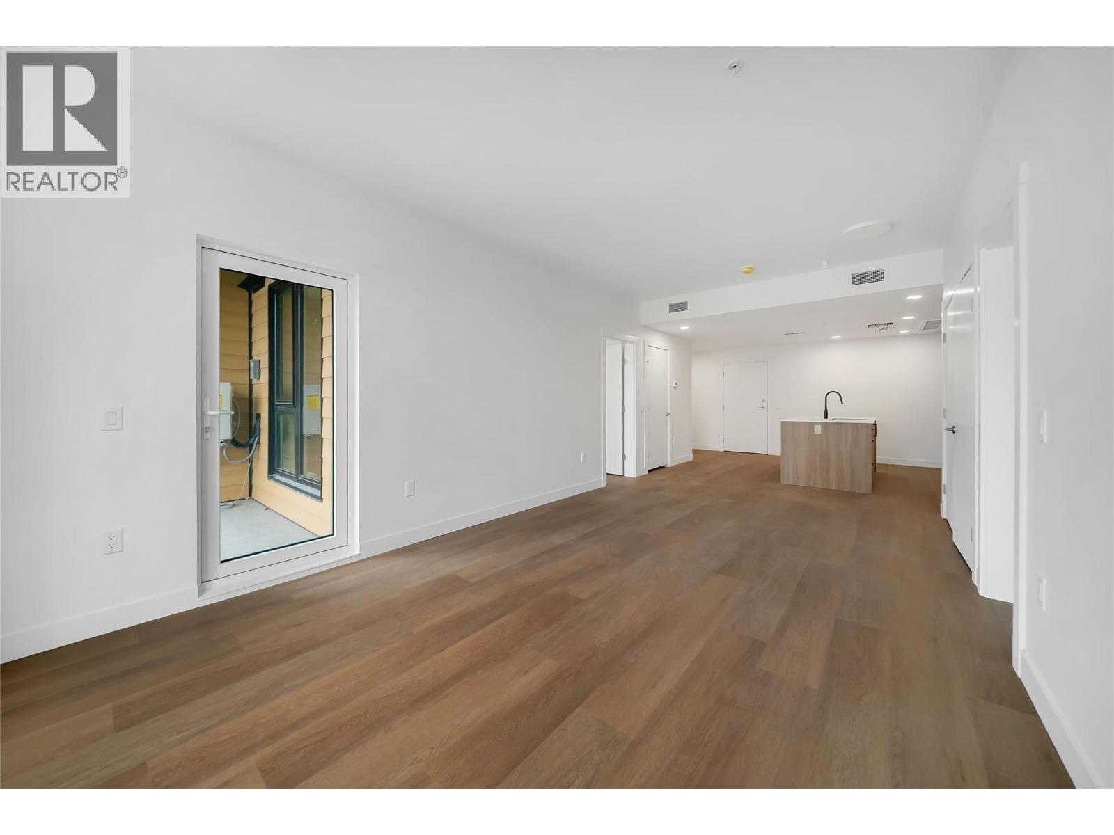 512 647 Clement Avenue, Kelowna