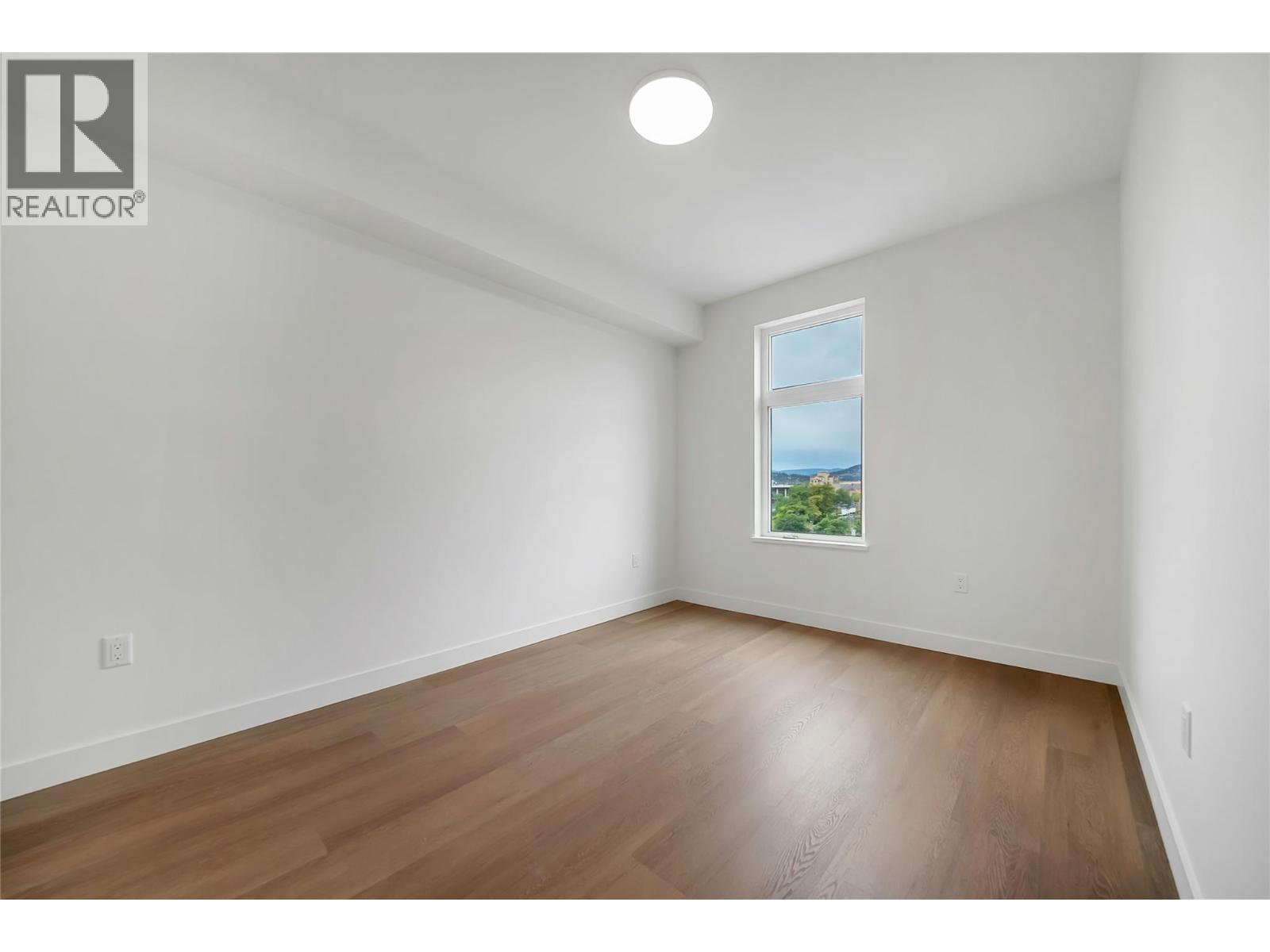 512 647 Clement Avenue, Kelowna