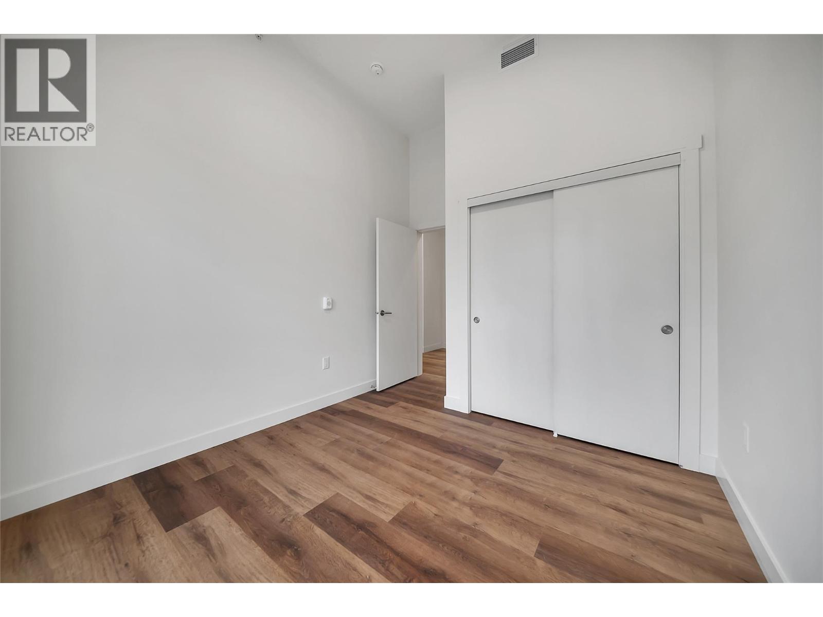 611 647 Clement Avenue, Kelowna