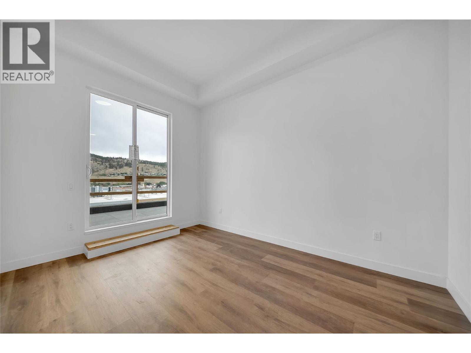 611 647 Clement Avenue, Kelowna