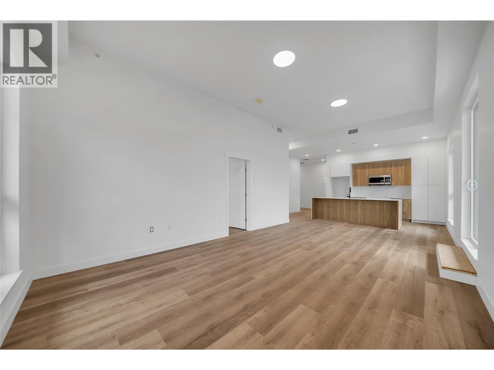 647 Clement Avenue Unit# 611 photo 6