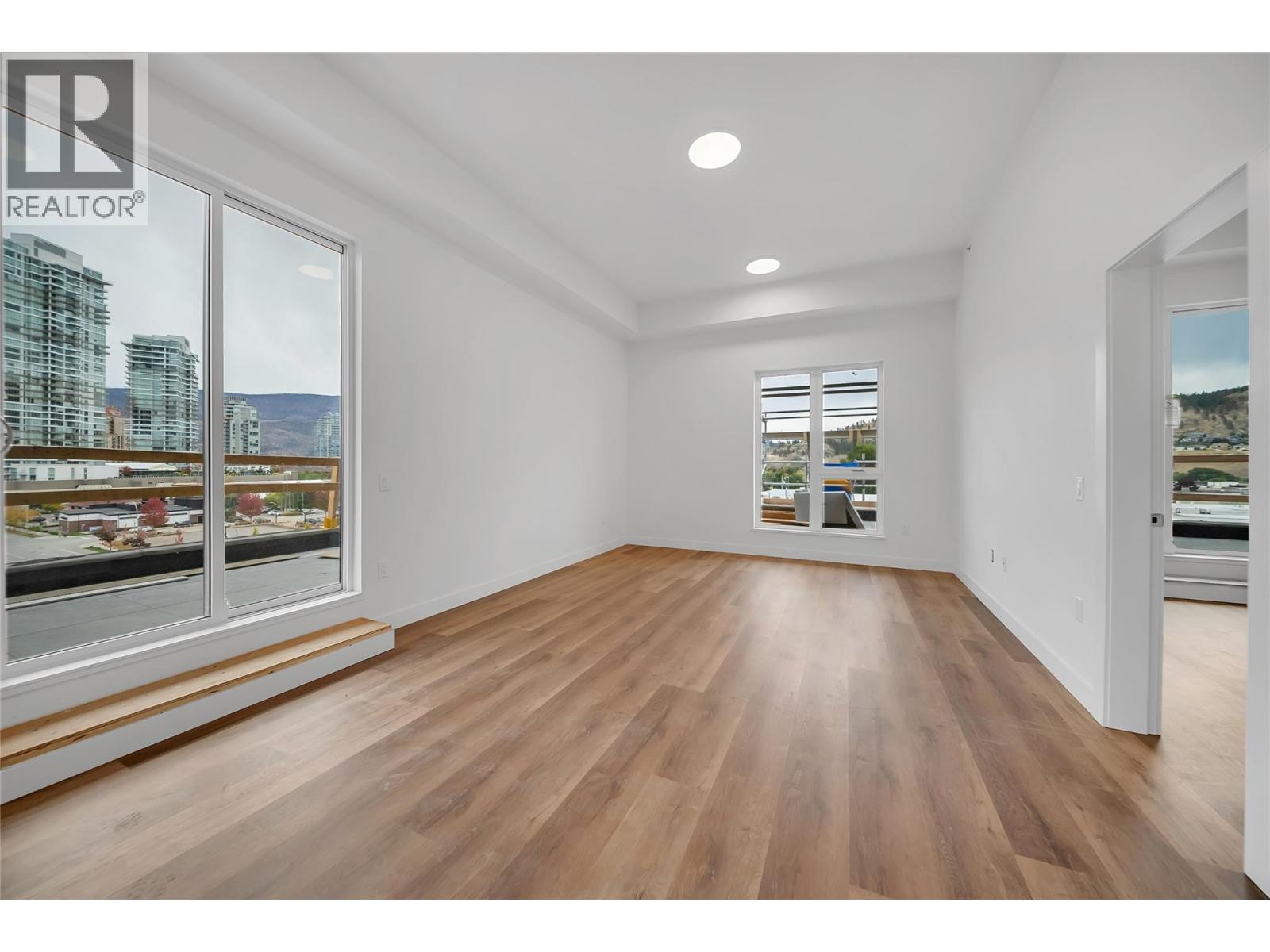 #611 647 Clement Avenue - 9