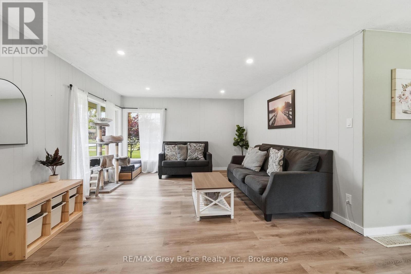 112 8TH STREET S - 17