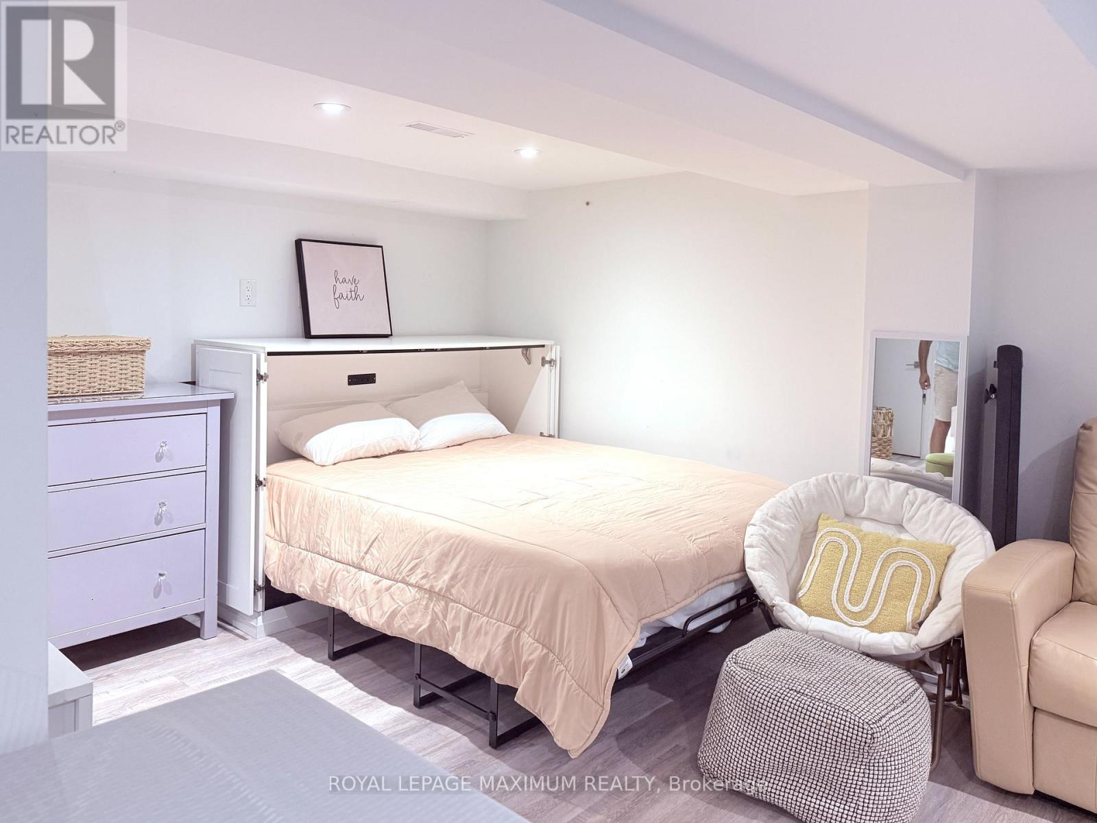 (B) LOWER - 82 CALVINGTON DRIVE, Toronto (Downsview-Roding-CFB) — photo 2