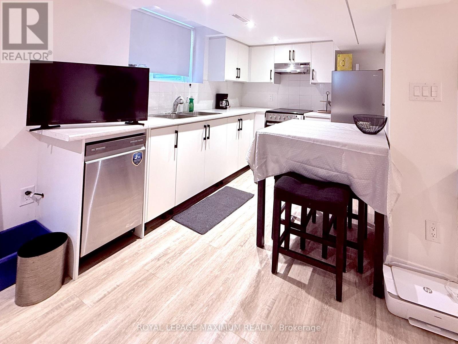 (B) LOWER - 82 CALVINGTON DRIVE, Toronto (Downsview-Roding-CFB) — photo 3