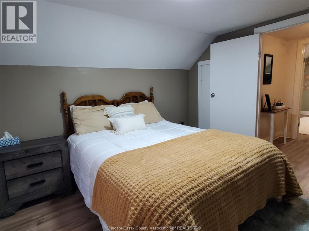 25 ST CLAIR STREET - 23