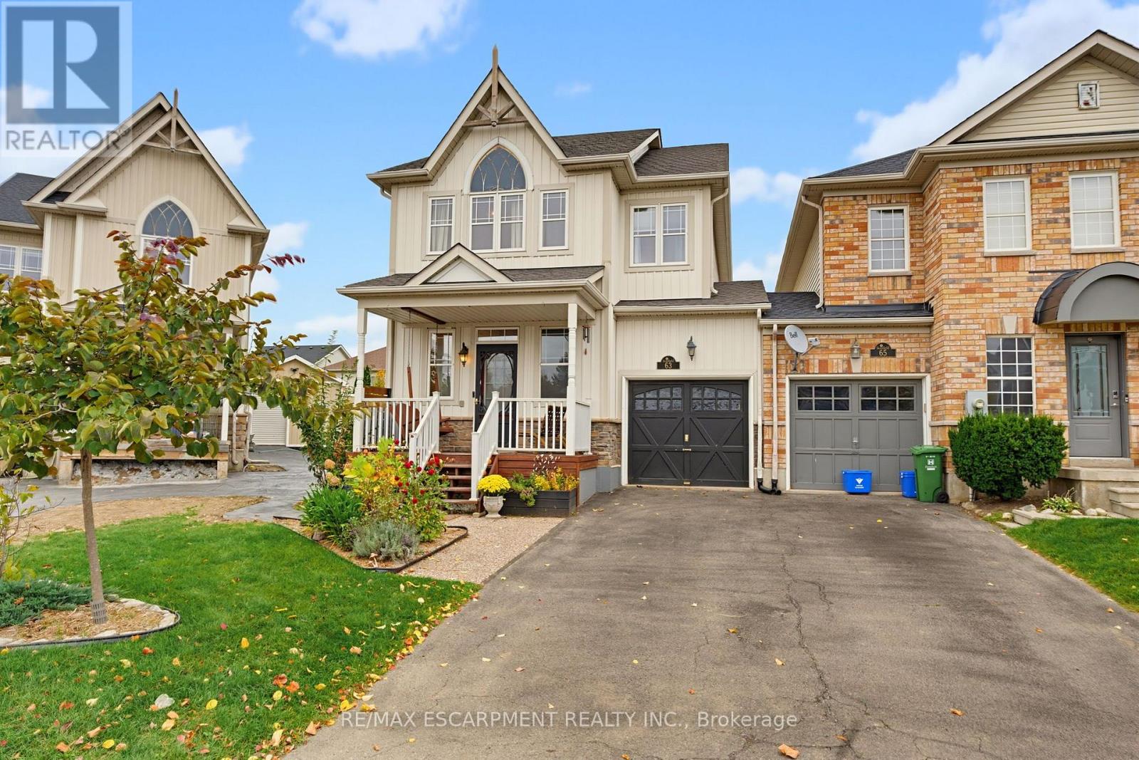 63 GOLDEN IRIS CRESCENT - 1