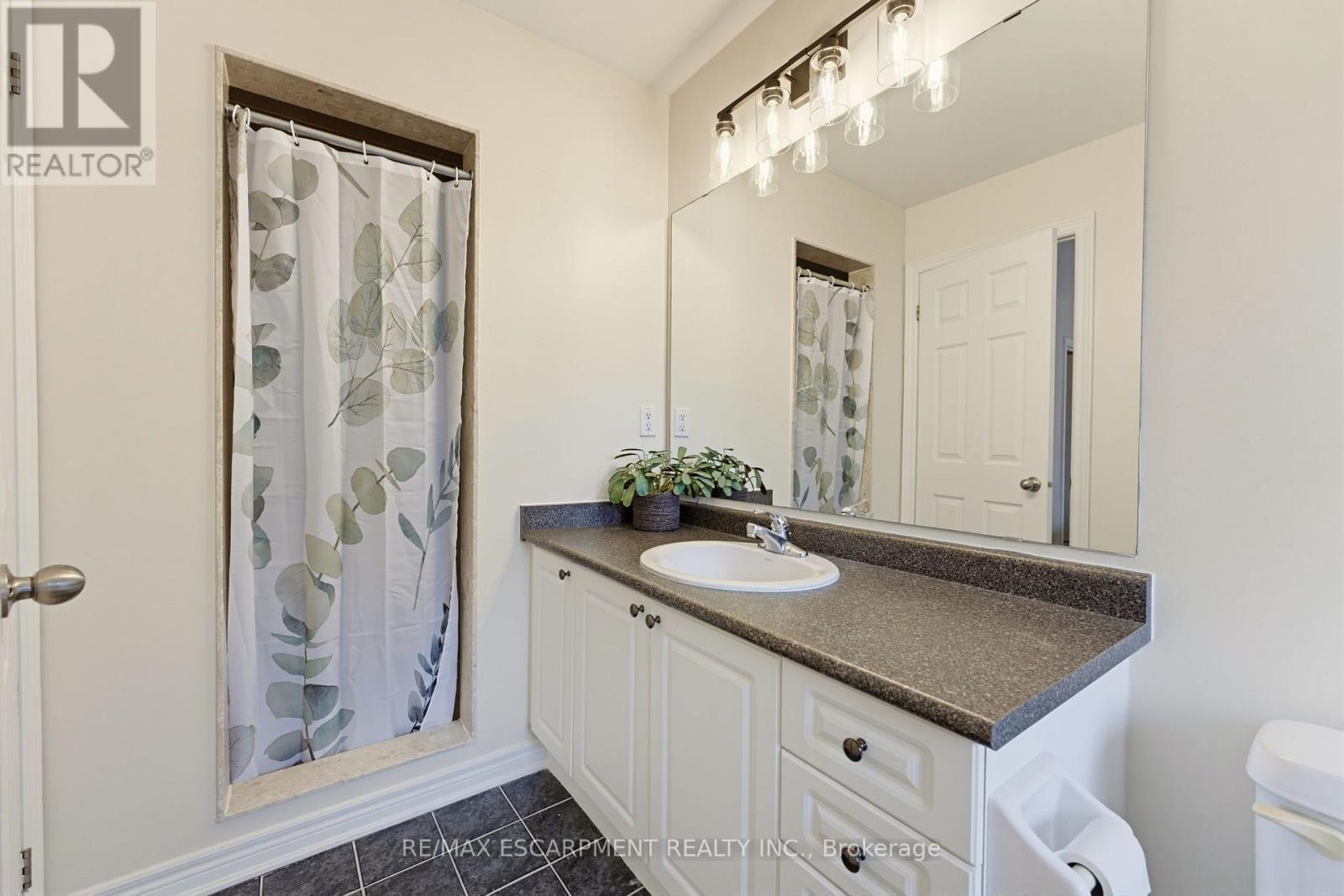 63 GOLDEN IRIS CRESCENT - 10