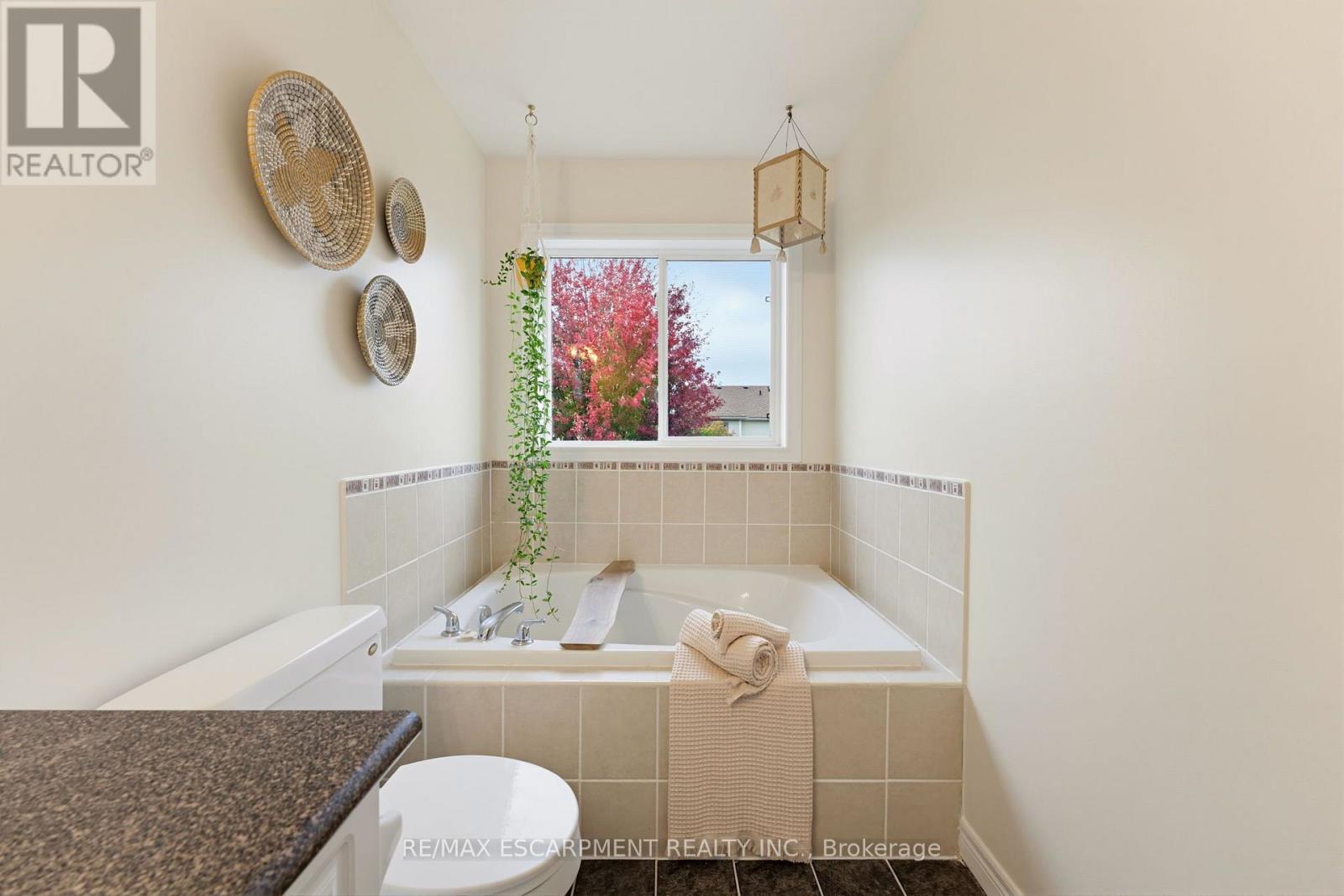 63 GOLDEN IRIS CRESCENT - 11