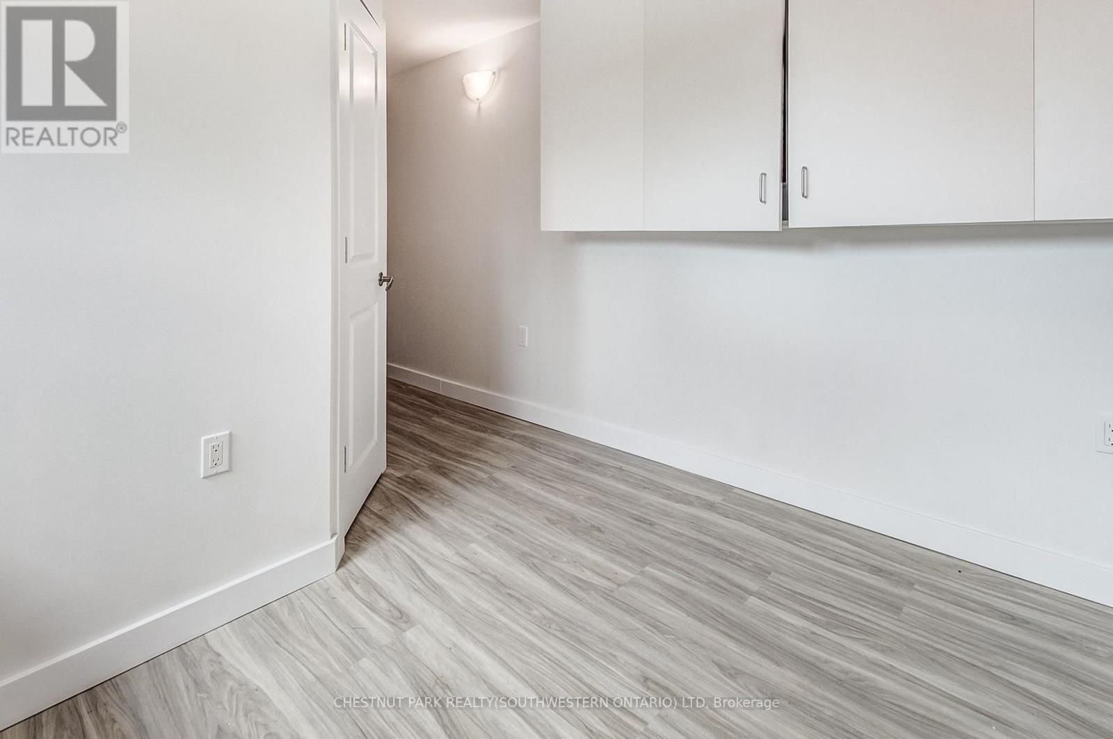 105 Dixon Street, Kitchener, ON photo 17