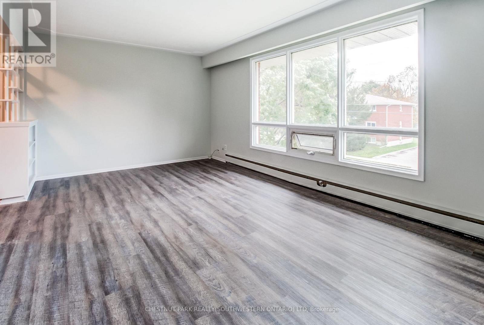 105 Dixon Street, Kitchener, ON photo 24