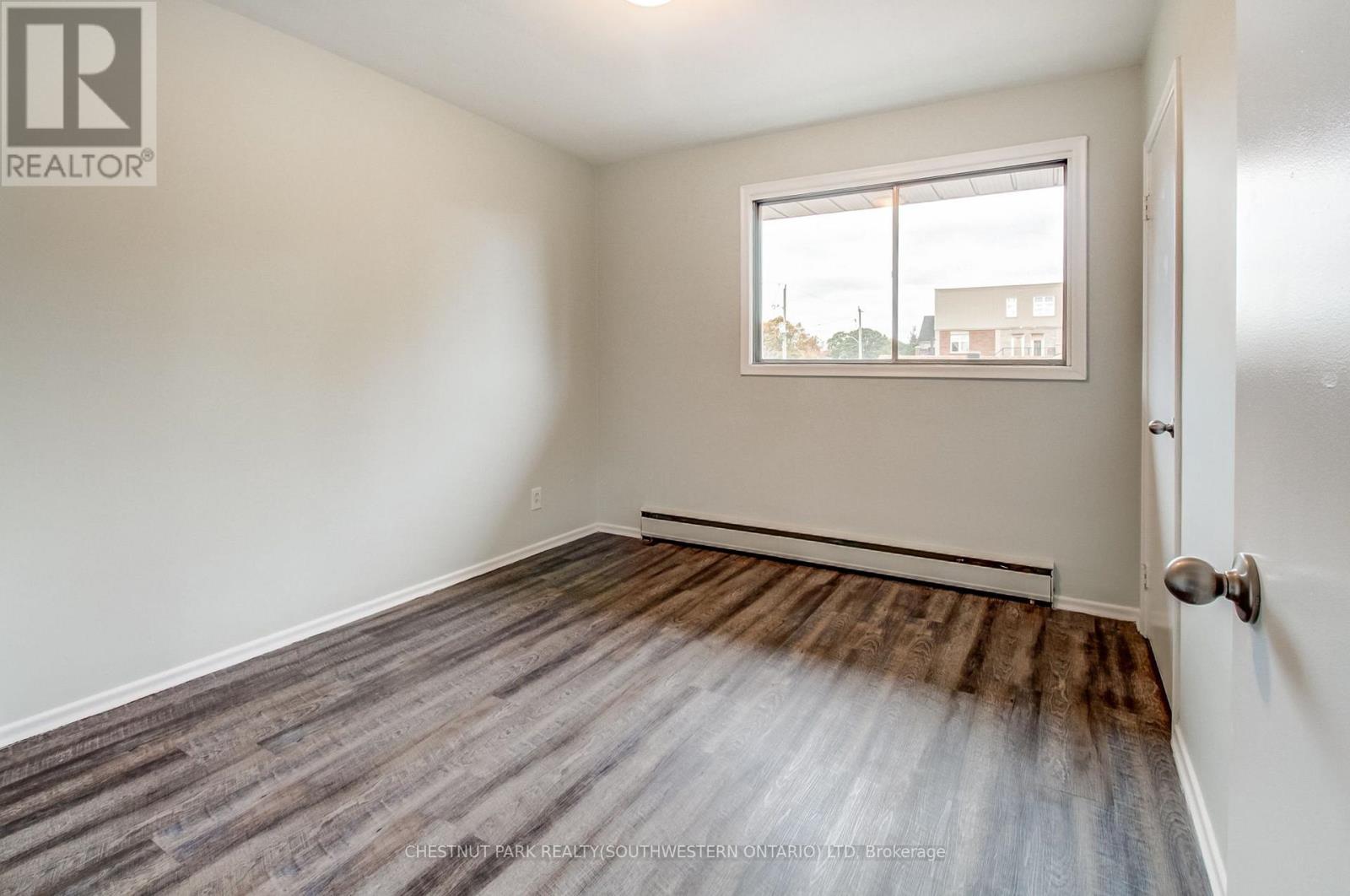 105 Dixon Street, Kitchener, ON photo 30