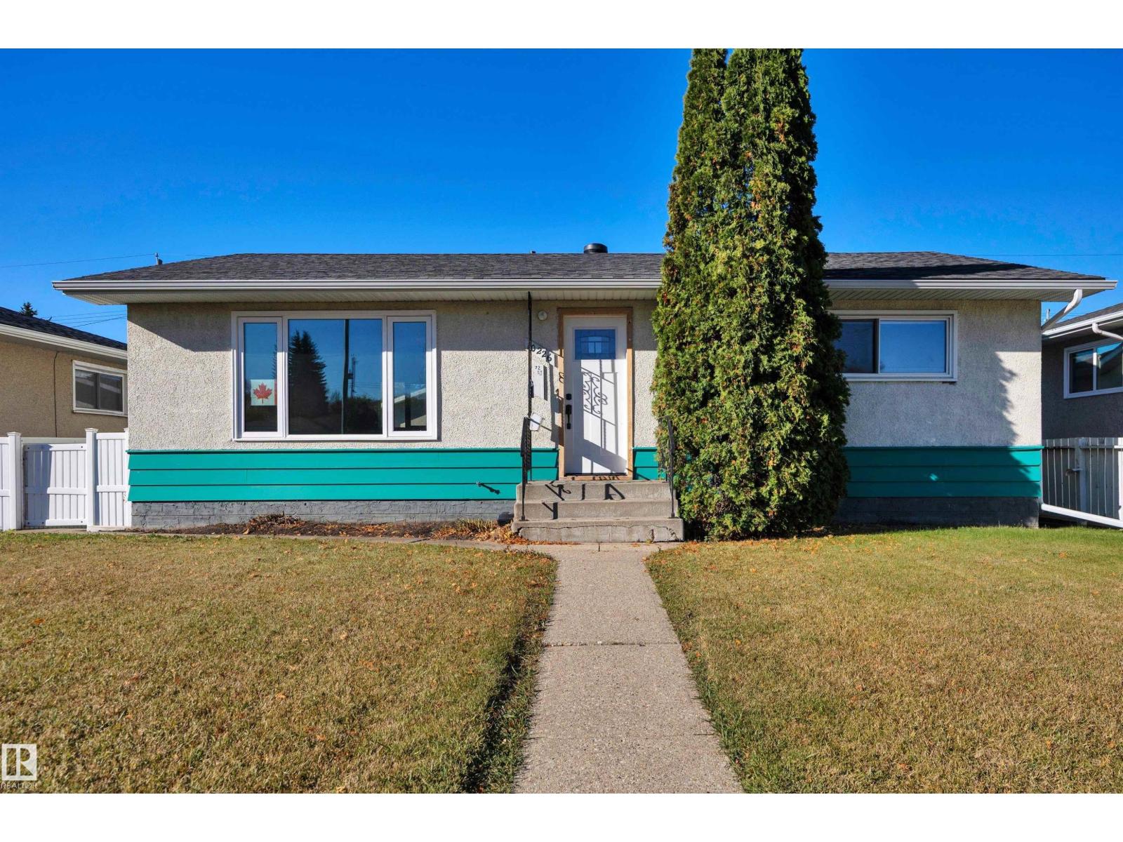 10226 72 St NW, Edmonton, Alberta, T6A2W5