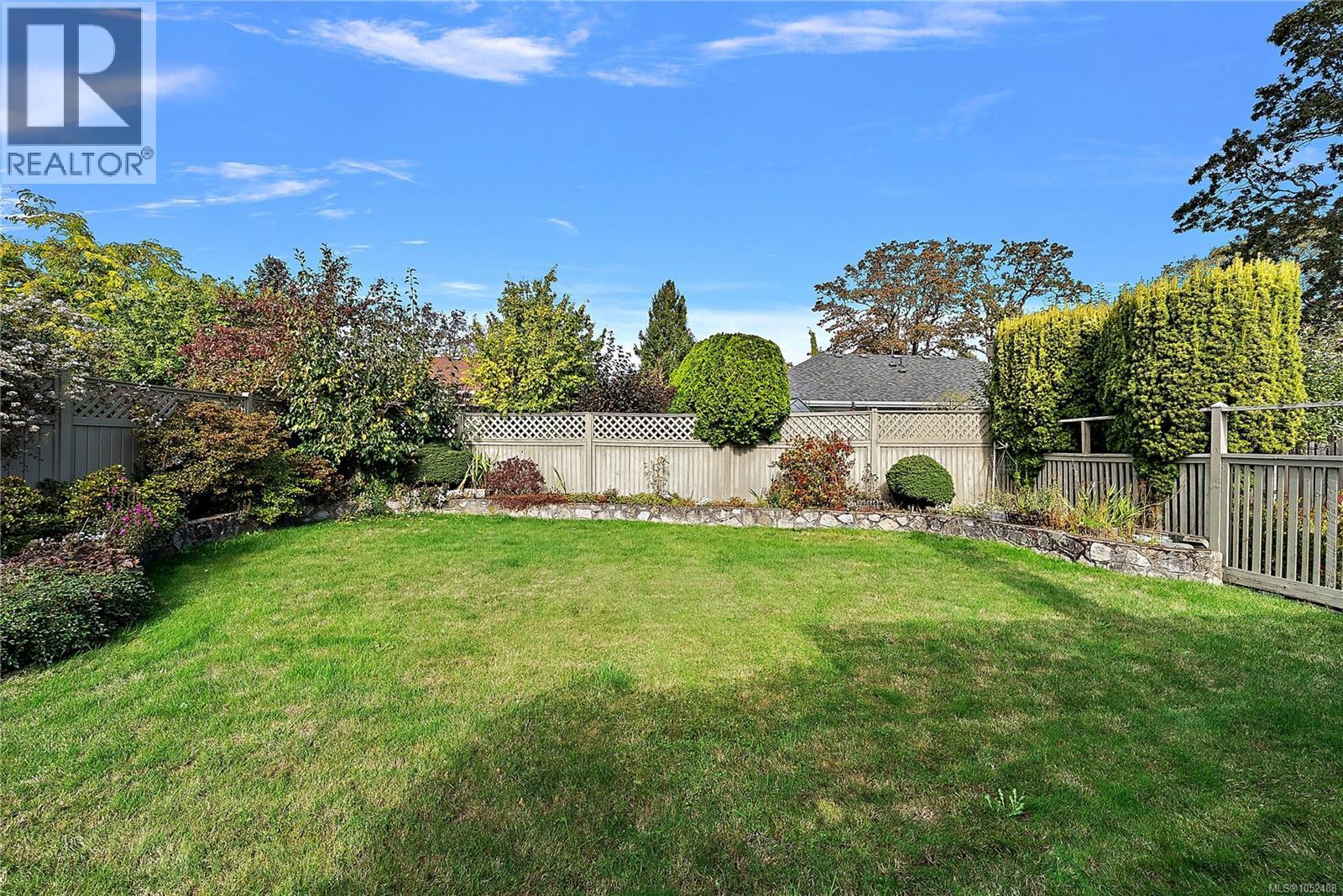  3998 Hopesmore Drive, Saanich