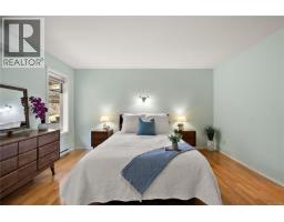 3998 Hopesmore Dr, Saanich, BC V8N6A3 Photo 16