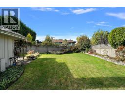3998 Hopesmore Dr, Saanich, BC V8N6A3 Photo 23