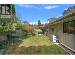 3998 Hopesmore Dr, Saanich, BC V8N6A3 Photo 27