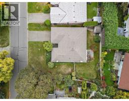 3998 Hopesmore Dr, Saanich, BC V8N6A3 Photo 30