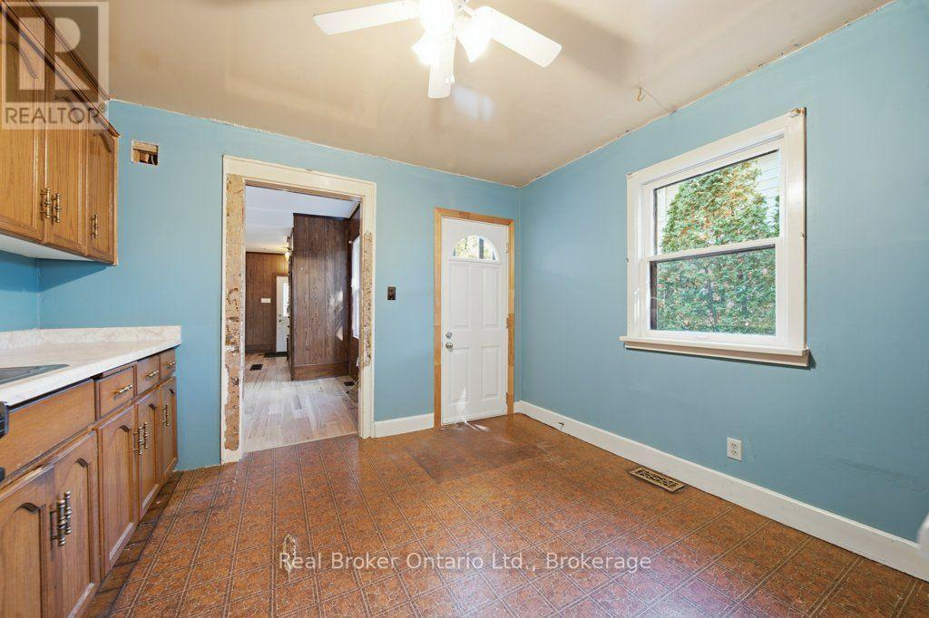 84 Alma Street North — photo 19
