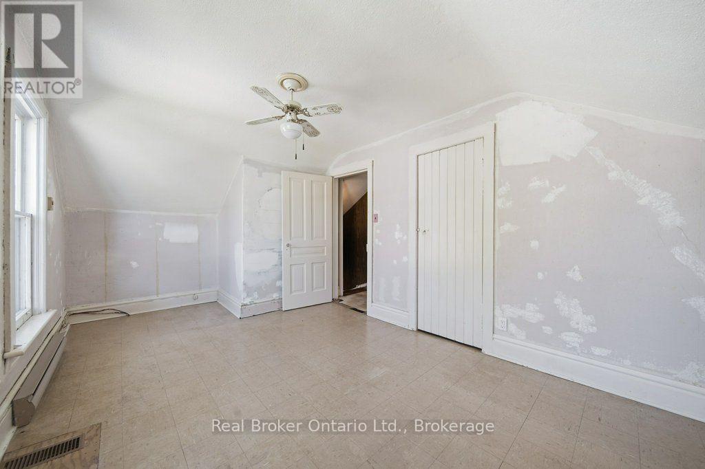 84 Alma Street North — photo 29