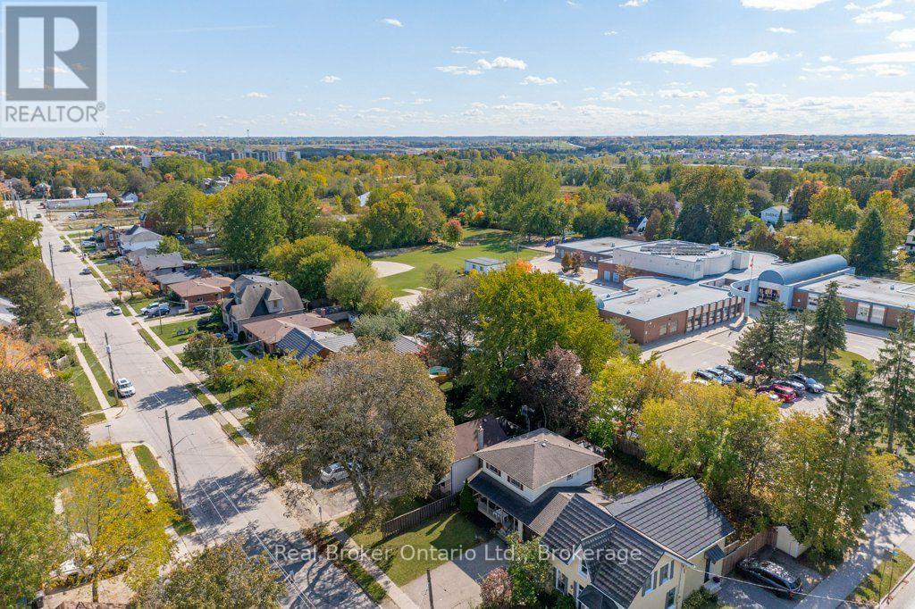 84 Alma Street North — photo 42
