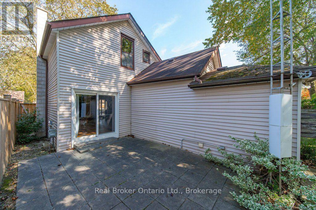 84 Alma Street North — photo 39