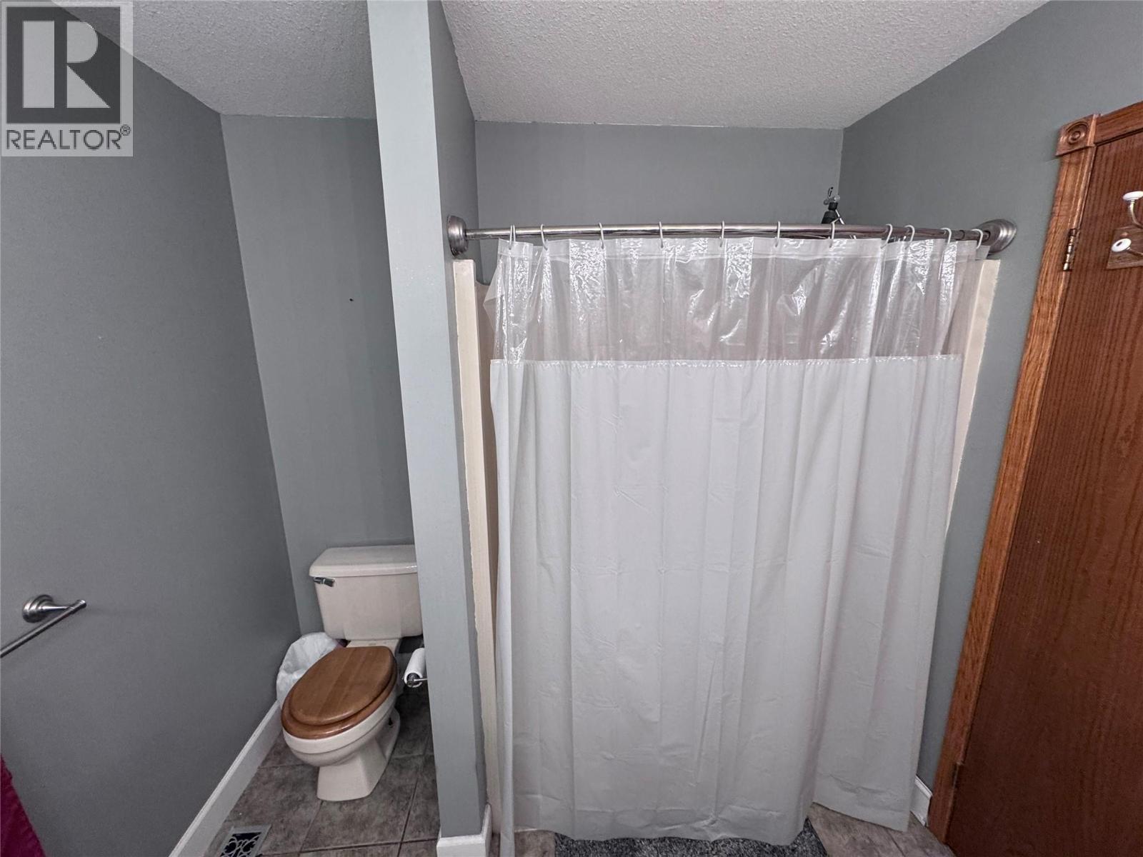 243 WINNIPEG Avenue, Grand Forks - Image 1