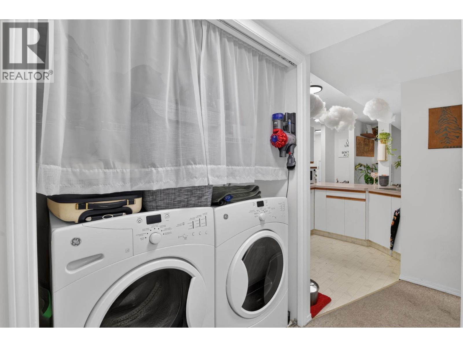 1759 Spruceglen Drive - 43