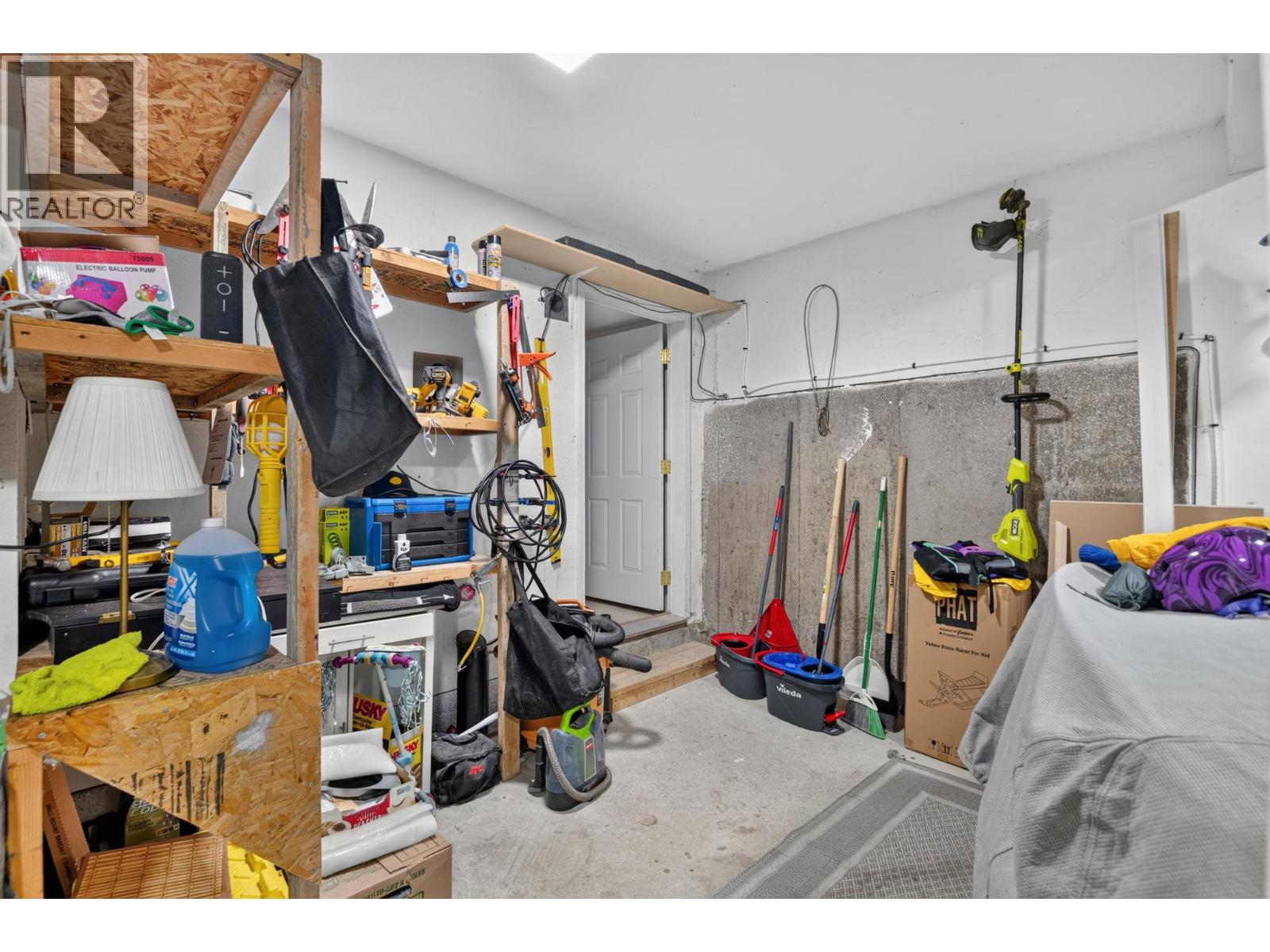 1759 Spruceglen Drive - 50