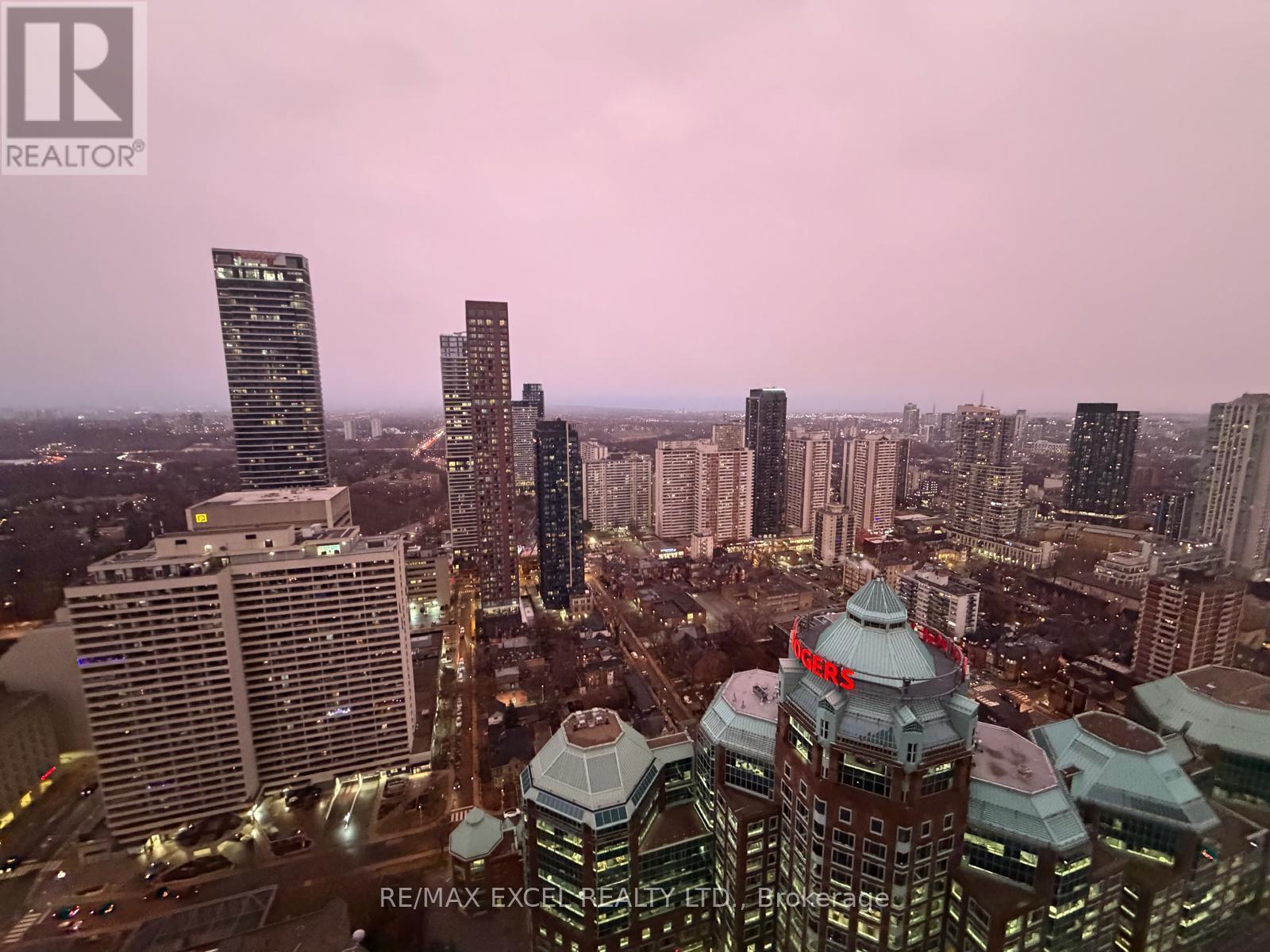 28 Ted Rogers Way — photo 4