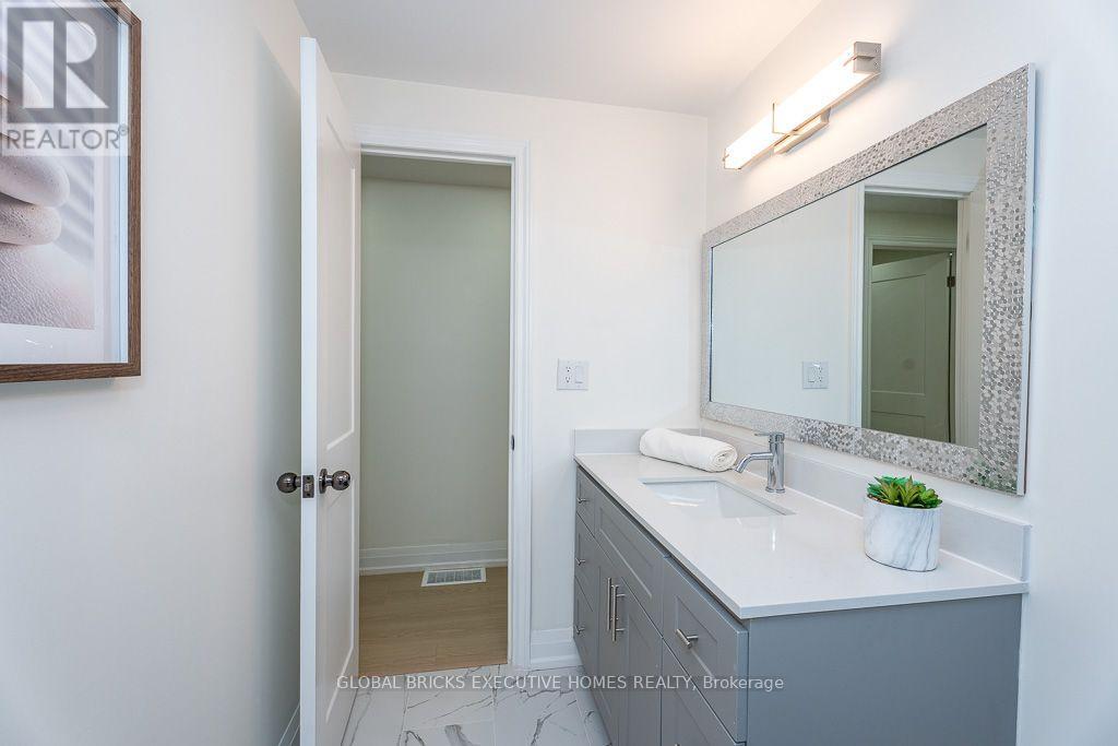 4 Virgilwood Crescent — photo 25