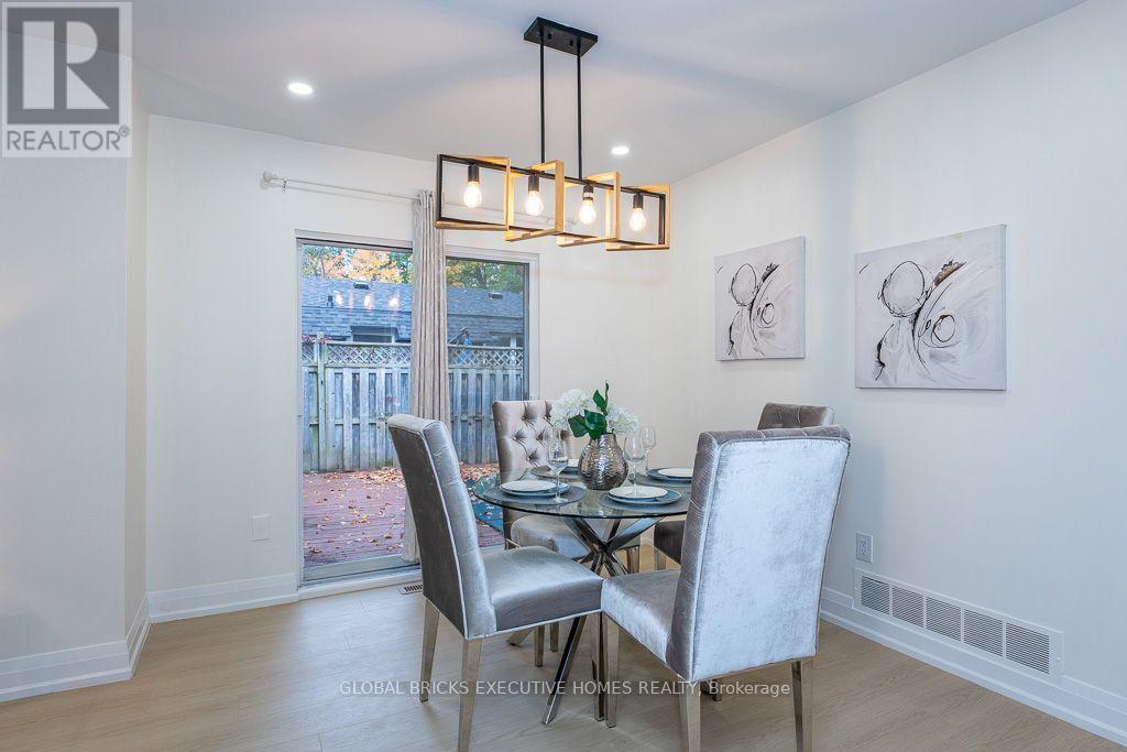 4 Virgilwood Crescent — photo 15