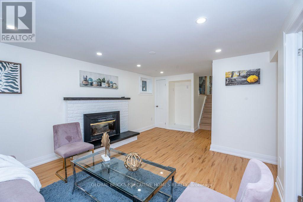 4 Virgilwood Crescent — photo 38