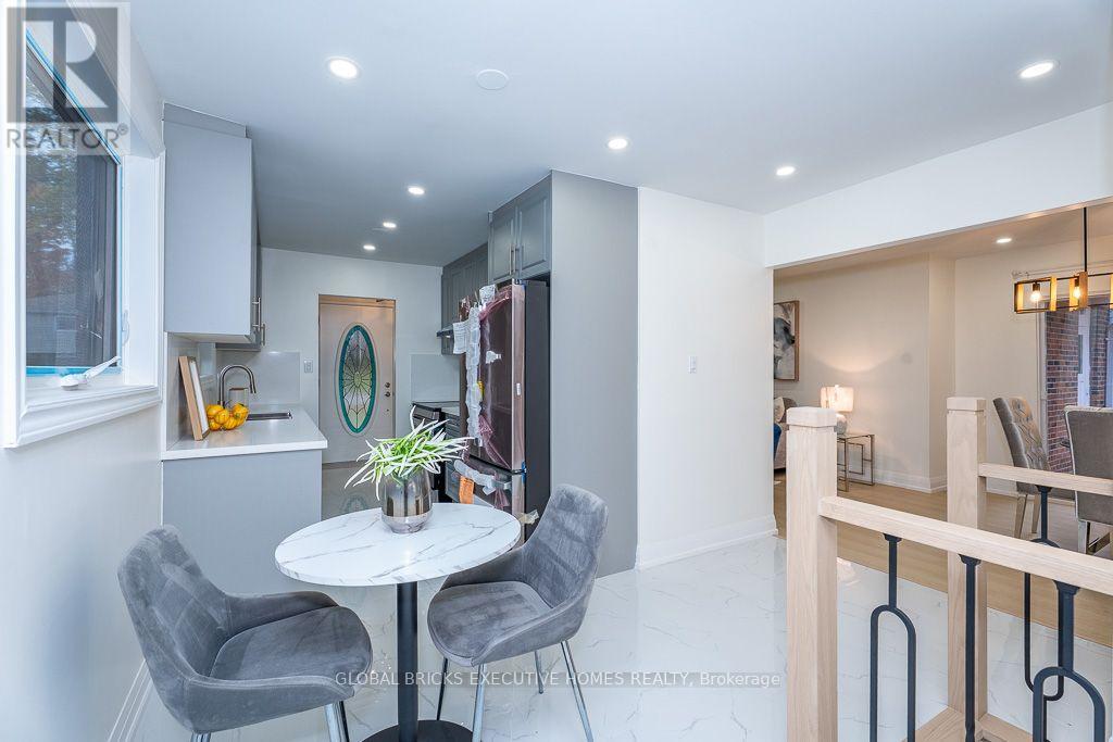 4 Virgilwood Crescent — photo 19