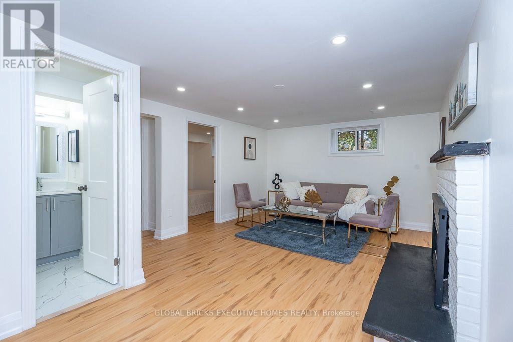 4 Virgilwood Crescent — photo 35