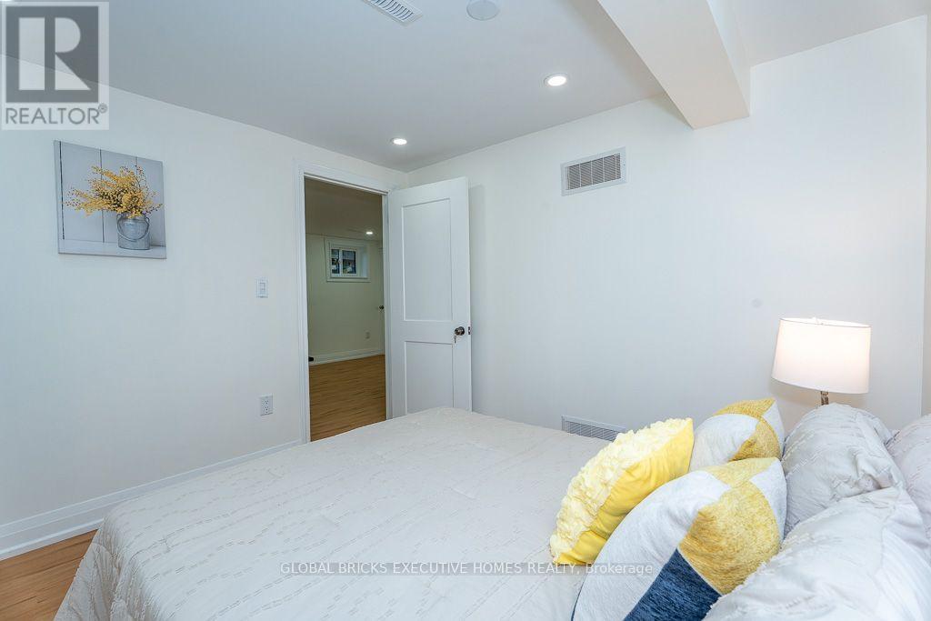 4 Virgilwood Crescent — photo 42