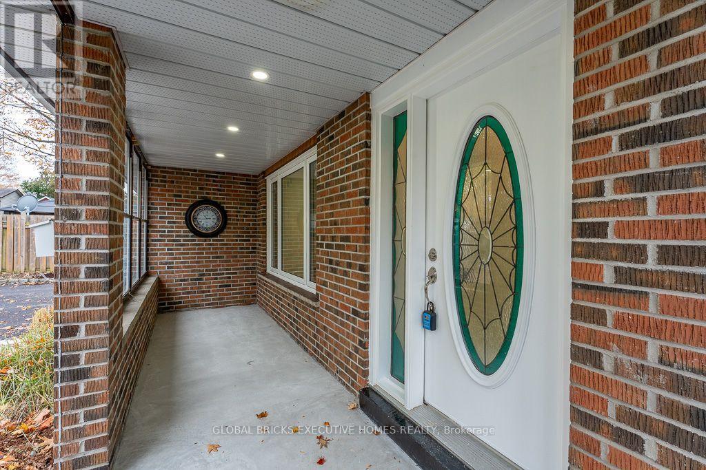 4 Virgilwood Crescent — photo 44