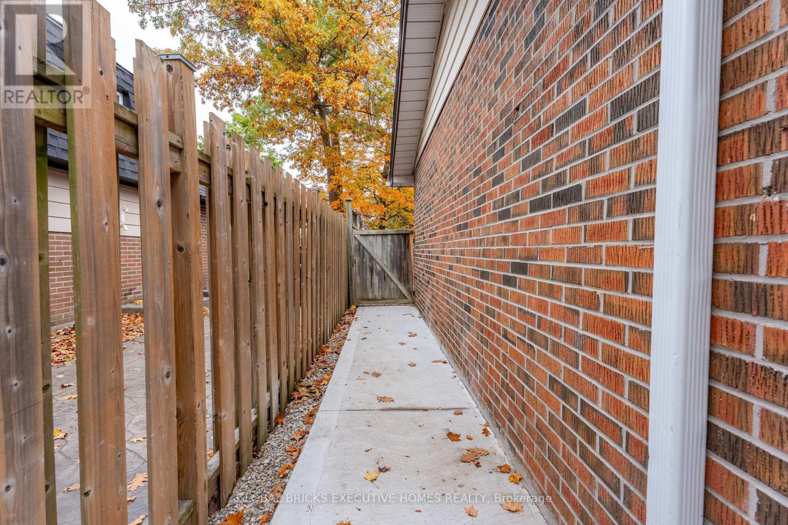4 Virgilwood Crescent — photo 49