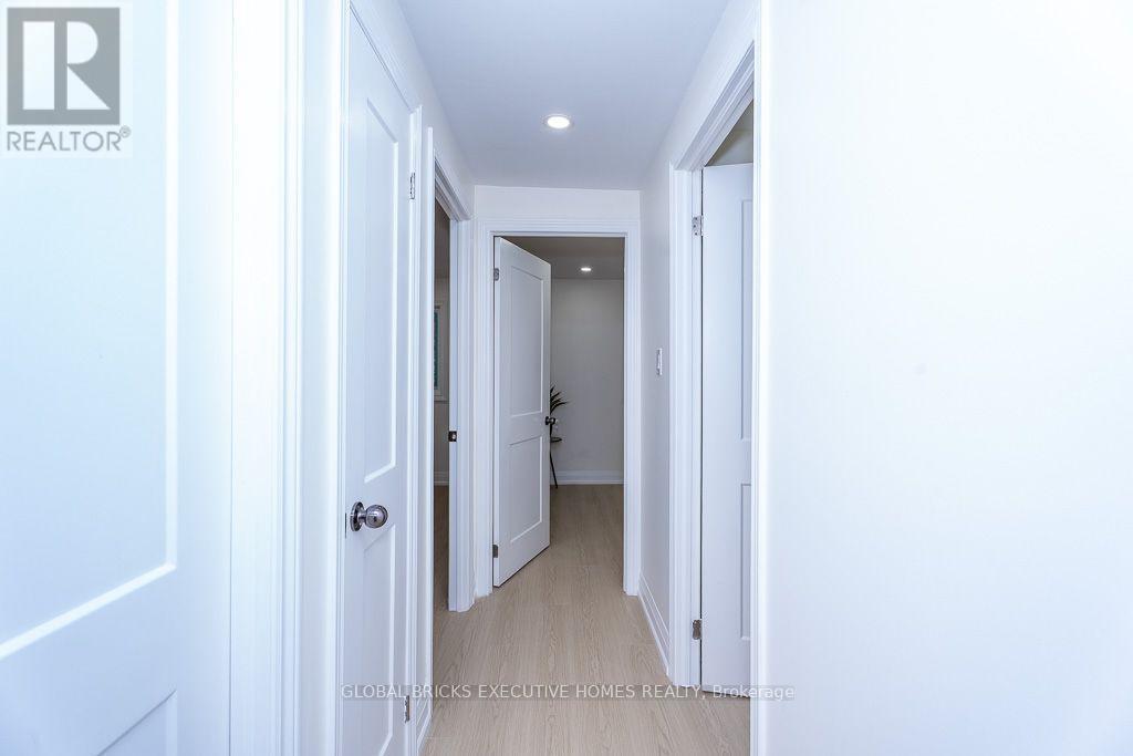 4 Virgilwood Crescent — photo 28