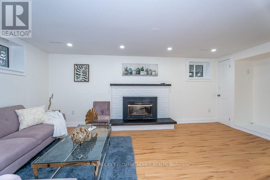4 Virgilwood Crescent — photo 40